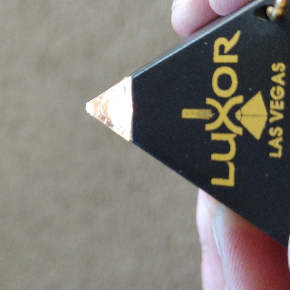 Luxor Las Vegas Light Up Pyramid Keyring Rare - Picture 6 of 6